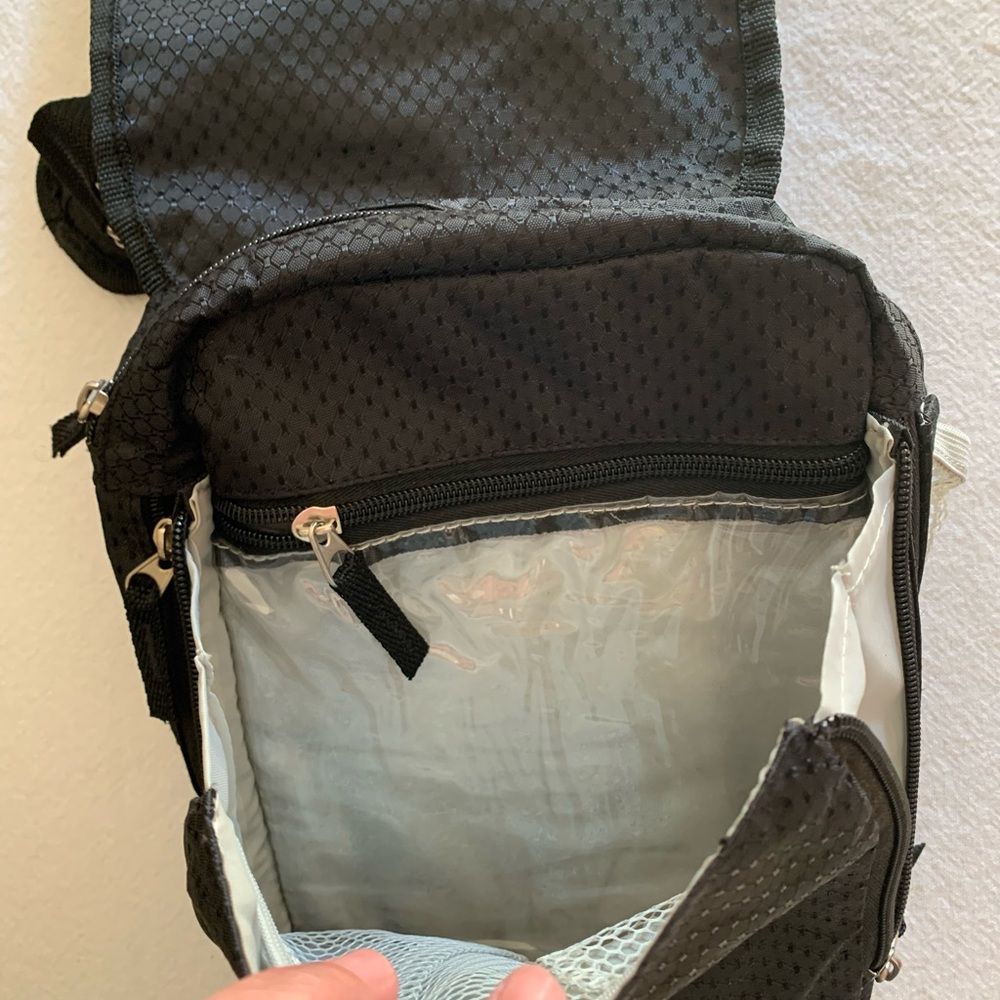 HEYS Travel bag, black, cross body, tons of pockets and compartments - Picture 8 of 13